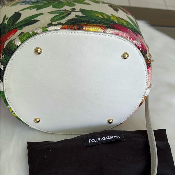 Auth Dolce & Gabbana excellent condition - Picture 9 of 17